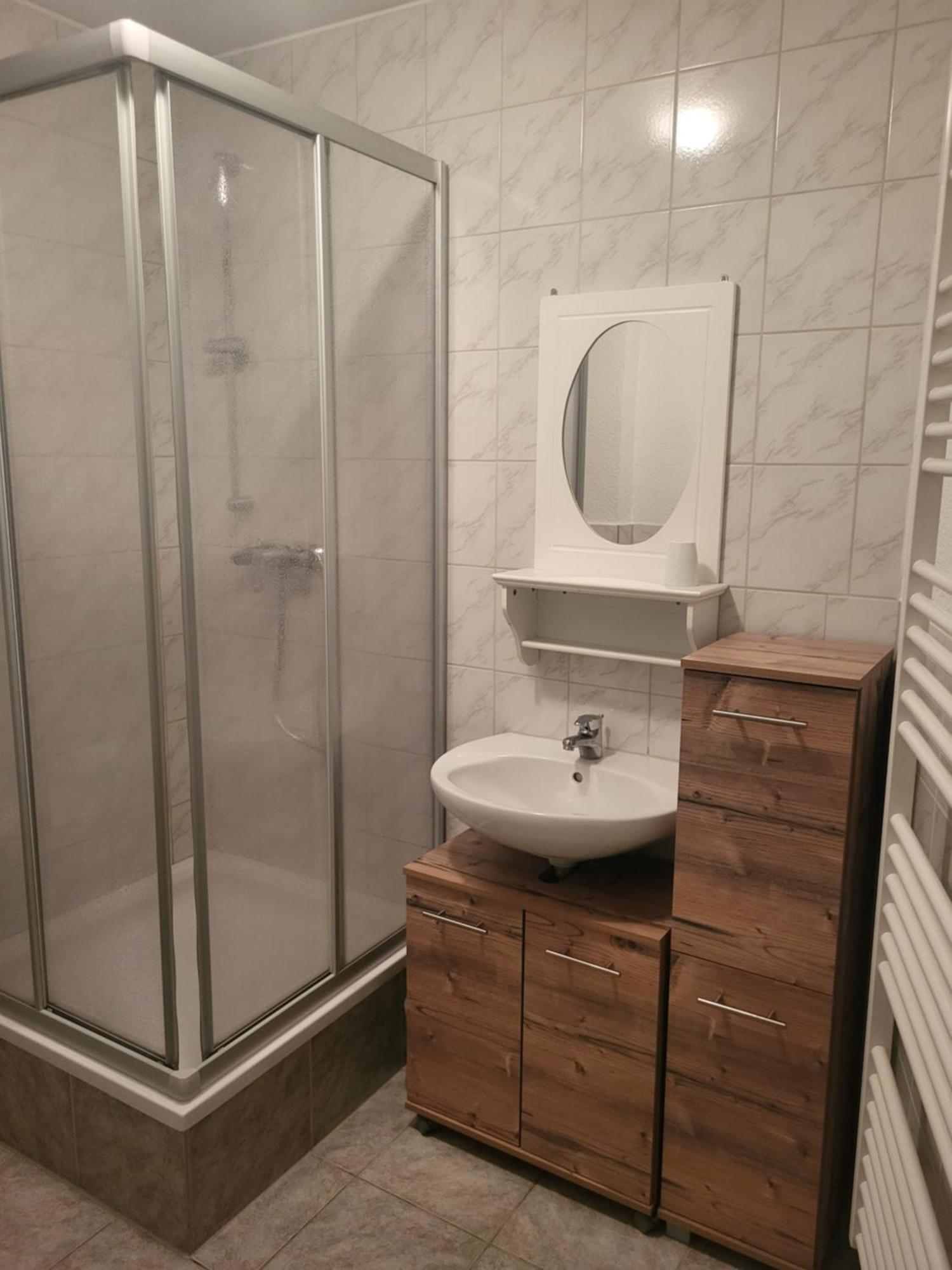Apartment - Gaestewohnung - Unterkunft Monteure Chemnitz Ngoại thất bức ảnh